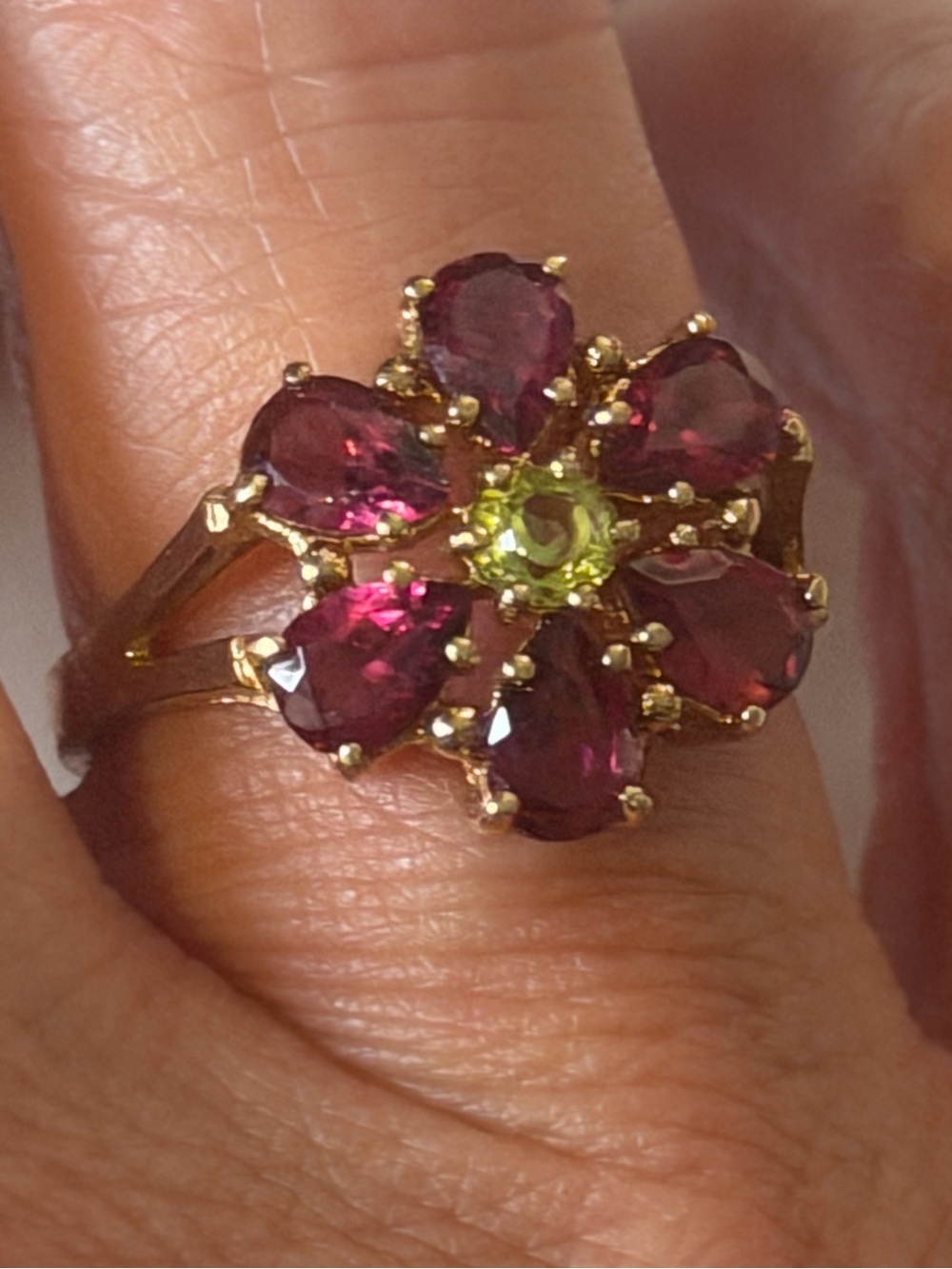 14kt Gold Vintage Floral Ring with Pink Rhodolite Garnet and Green Peridot sz 9